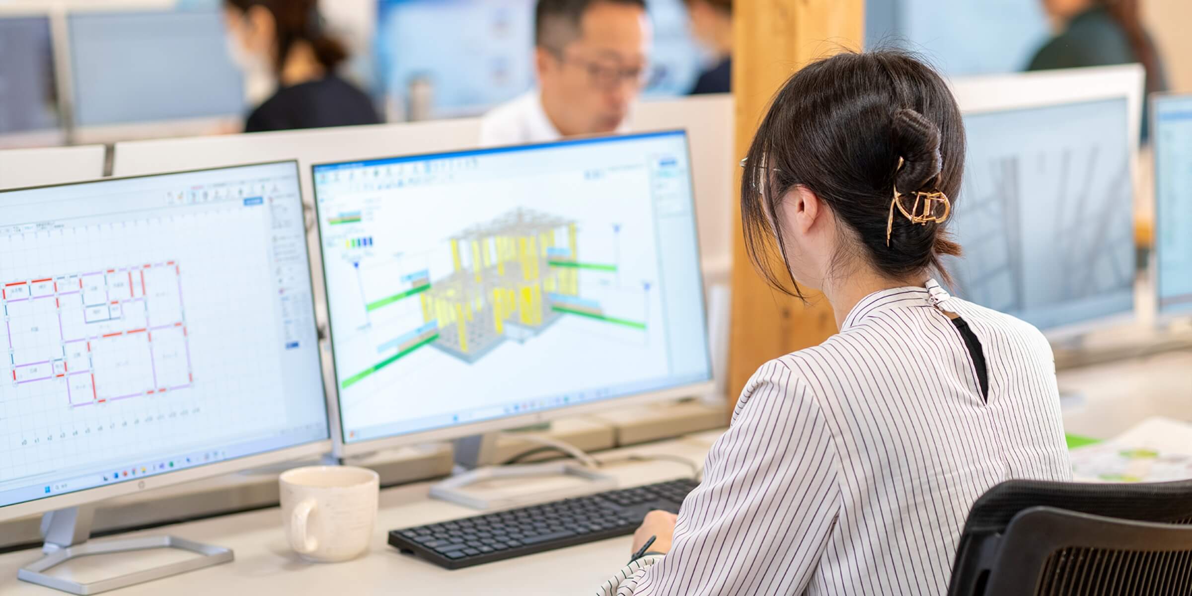 PC操作をする様子